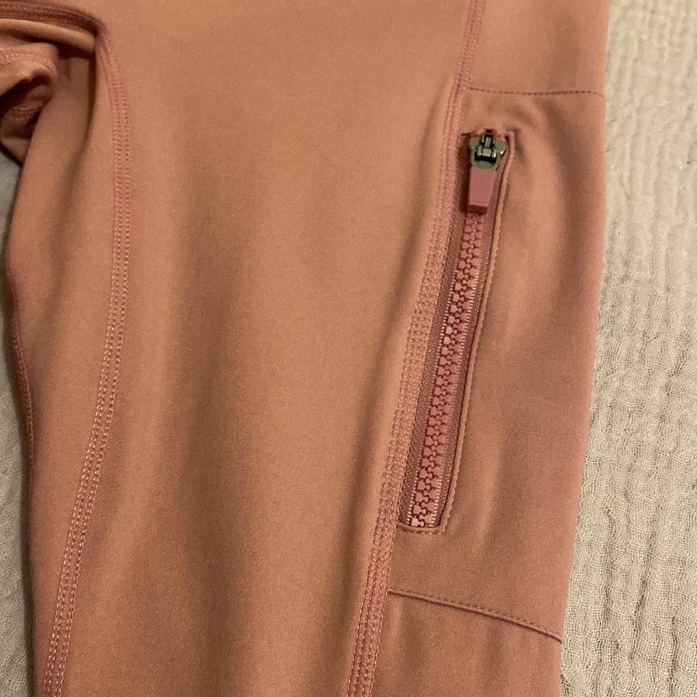Fabletics Motion 365 leggings. Size S - Picture 8 of 9